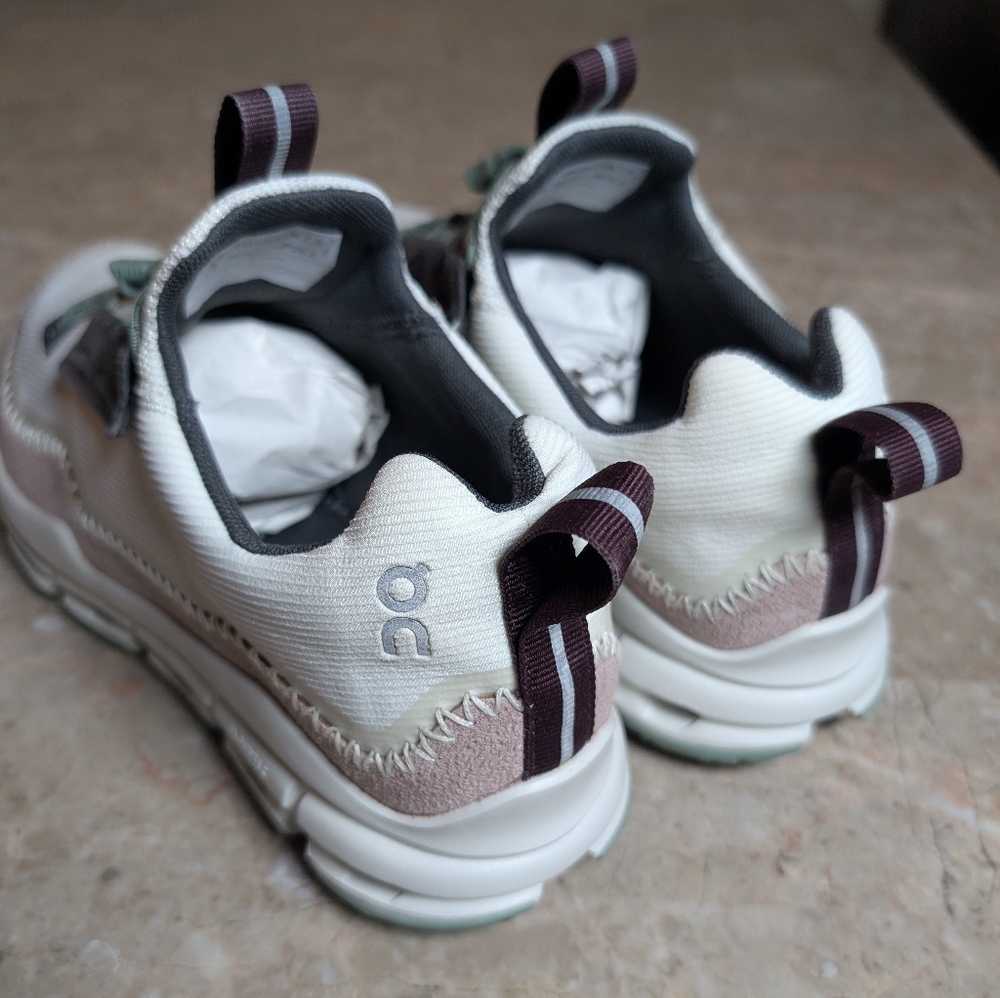 On Cloud Cloudaway Swiss Engineering Ice Moss Run… - image 6